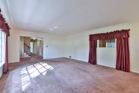 910 Hill Ln, Springfield Twp, OH 45224 photo 8