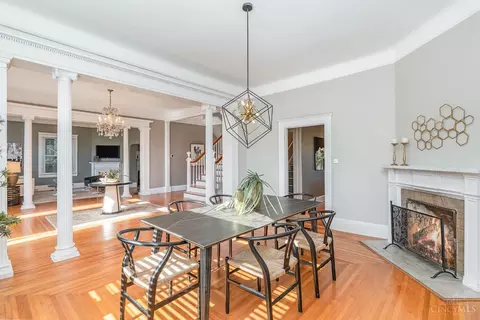 Dining - 952 Marion Ave, Cincinnati, OH 45229 photo 2 of 3