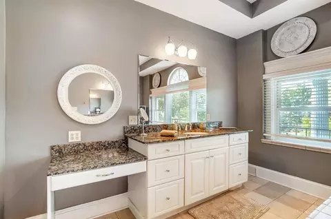 Bath - 952 Marion Ave, Cincinnati, OH 45229 photo 5 of 10