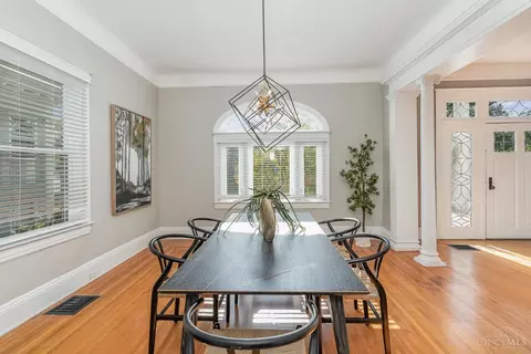 Dining - 952 Marion Ave, Cincinnati, OH 45229 photo 1 of 3