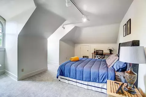 Bedroom - 952 Marion Ave, Cincinnati, OH 45229 photo 3 of 5