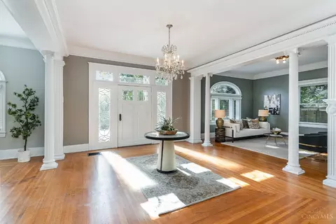 Entry Way - 952 Marion Ave, Cincinnati, OH 45229 photo 1 of 7