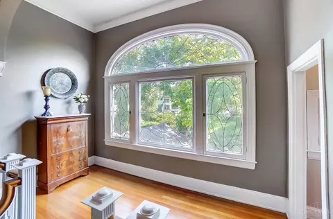 Entry Way - 952 Marion Ave, Cincinnati, OH 45229 photo 5 of 7