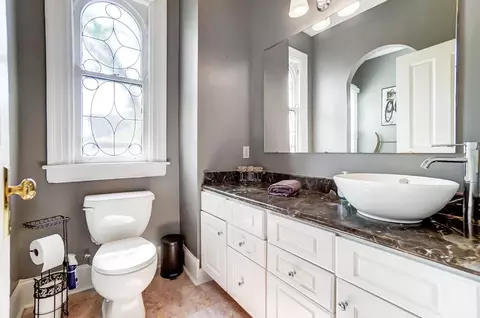 Bath - 952 Marion Ave, Cincinnati, OH 45229 photo 7 of 10
