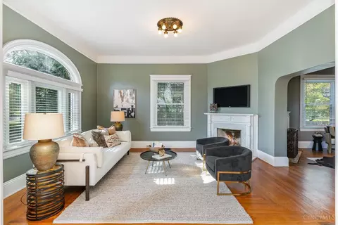 Living - 952 Marion Ave, Cincinnati, OH 45229 photo 1 of 1