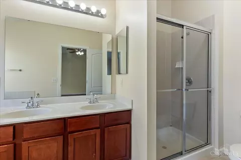 Bath - 2444 Elderberry Ct, Cincinnati, OH 45239 photo 1 of 5