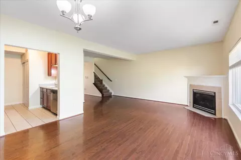 Living - 2444 Elderberry Ct, Cincinnati, OH 45239 photo 2 of 4