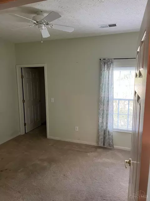 5473 Michelles Oak Ct #E, Cincinnati, OH 45248 photo 10