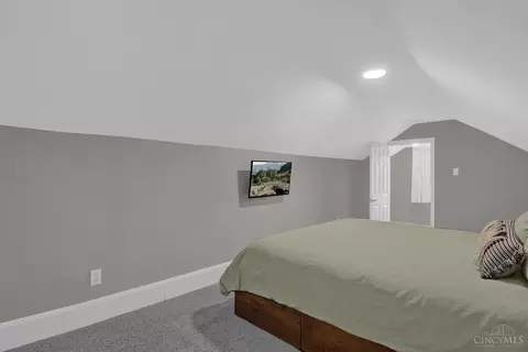 Bedroom - 209 Davis St, Lockland, OH 45215 photo 3 of 4