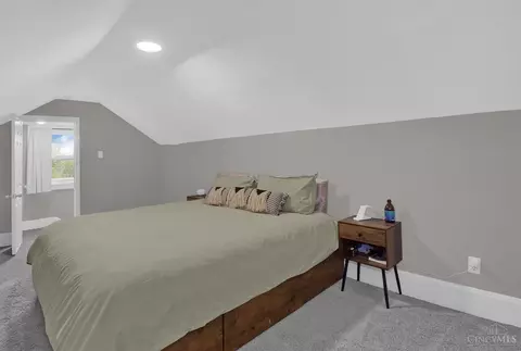 Bedroom - 209 Davis St, Lockland, OH 45215 photo 2 of 4