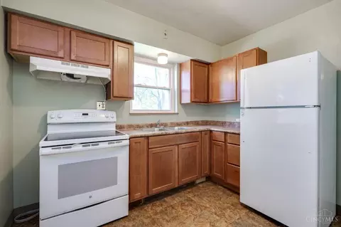 Kitchen - 8238 Forest Rd, Cincinnati, OH 45255 photo 1 of 2