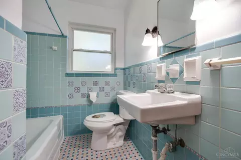 Bath - 8238 Forest Rd, Cincinnati, OH 45255 photo 1 of 1