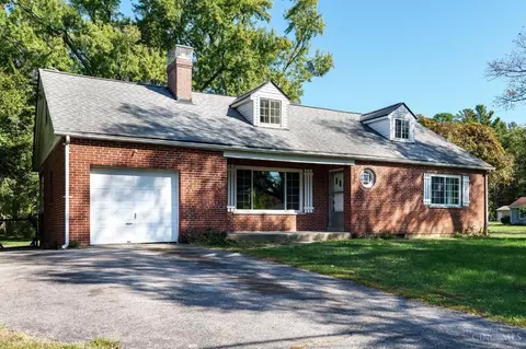 Exterior - 8238 Forest Rd, Cincinnati, OH 45255 photo 2 of 8
