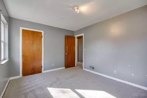 Bedroom - 8238 Forest Rd, Cincinnati, OH 45255 photo 3 of 9