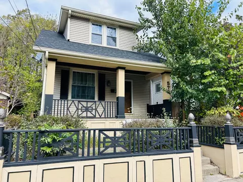 572 Flatt Ter, Cincinnati, OH 45232