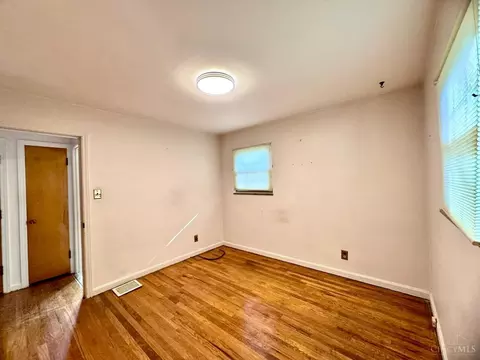 Bedroom - 194 W Crest Dr, Reading, OH 45215 photo 4 of 7