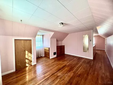 Bedroom - 194 W Crest Dr, Reading, OH 45215 photo 7 of 7