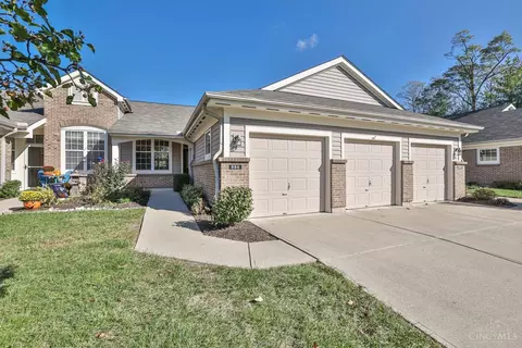 886 Southmeadow Cir, Cincinnati, OH 45224