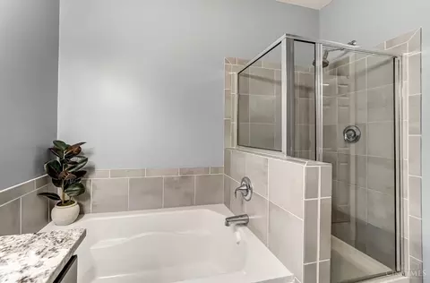 Bath - 1032 Misty Stream Dr, Cincinnati, OH 45231 photo 3 of 6