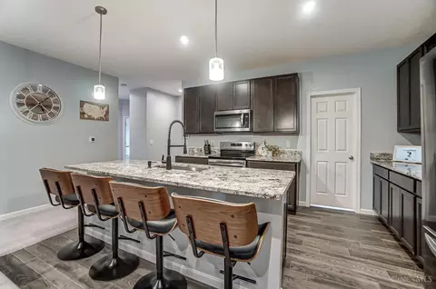 Kitchen - 1032 Misty Stream Dr, Cincinnati, OH 45231 photo 4 of 7