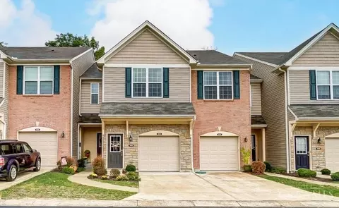 1032 Misty Stream Dr, Cincinnati, OH 45231