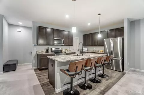 Kitchen - 1032 Misty Stream Dr, Cincinnati, OH 45231 photo 1 of 7