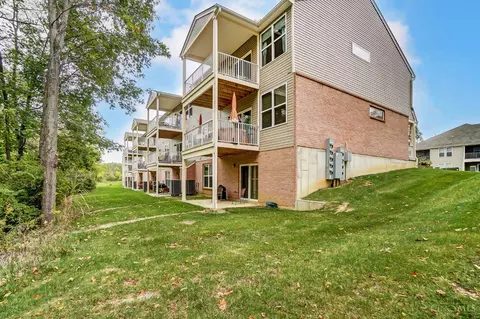 Exterior - 1032 Misty Stream Dr, Cincinnati, OH 45231 photo 5 of 7