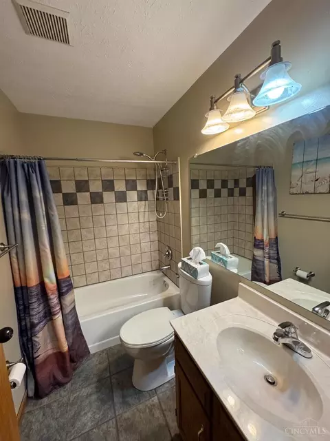 120 Circle Dr, Harrison, OH 45030 photo 4