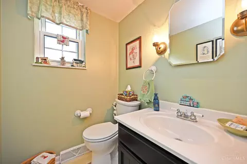768 Pickwick Dr, Cincinnati, OH 45255 photo 16