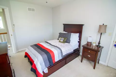 Bedroom - 96 Fawn Dr, Harrison, OH 45030 photo 5 of 6