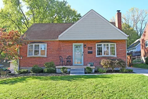 293 W Crest Dr, Reading, OH 45215