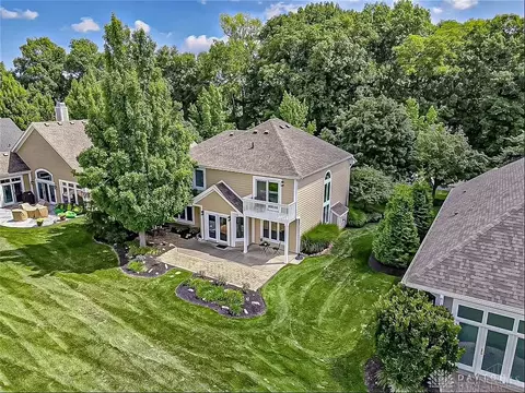 442 Yankee Trace Dr, Centerville, OH 45458
