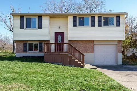 3188 Dorf Dr, Moraine, OH 45439