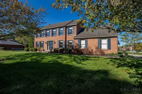 7085 Pinemill Dr, West Chester, OH 45069