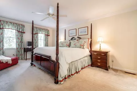 Bedroom - 448 Bishopsbridge Dr, Cincinnati, OH 45255 photo 1 of 9