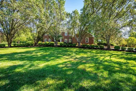 Exterior - 448 Bishopsbridge Dr, Cincinnati, OH 45255 photo 4 of 8