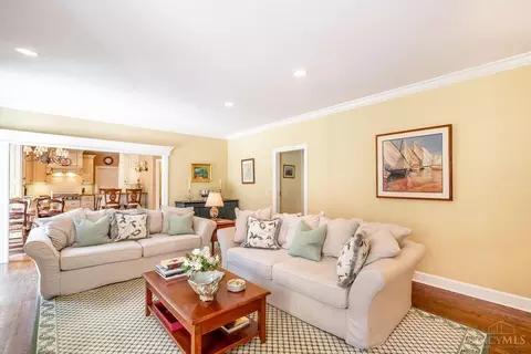 Living - 448 Bishopsbridge Dr, Cincinnati, OH 45255 photo 4 of 4