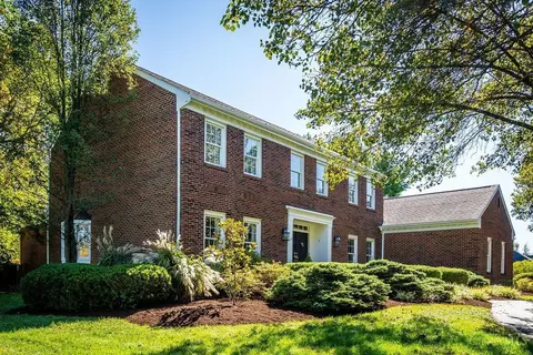 Exterior - 448 Bishopsbridge Dr, Cincinnati, OH 45255 photo 2 of 8