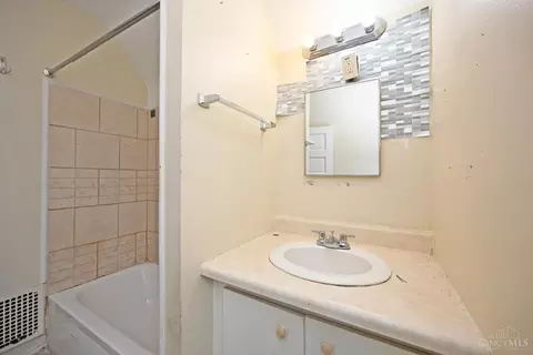 2632 Cora Ave, Cincinnati, OH 45211 photo 30