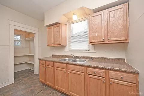 2632 Cora Ave, Cincinnati, OH 45211 photo 18