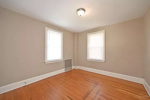 Bedroom - 4922 Ralph Ave, Cincinnati, OH 45238 photo 4 of 8