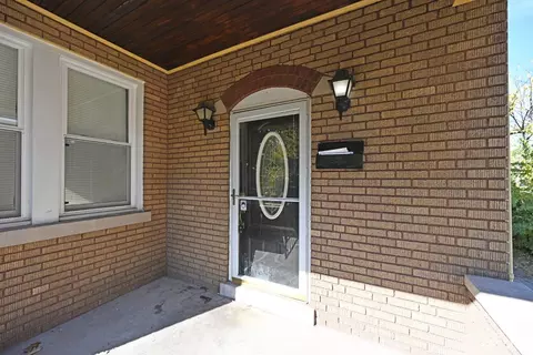 Exterior - 4922 Ralph Ave, Cincinnati, OH 45238 photo 5 of 9