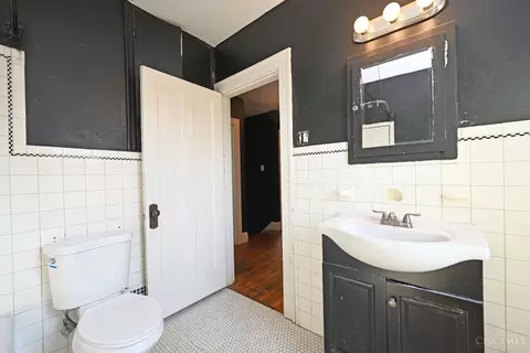 Bath - 4922 Ralph Ave, Cincinnati, OH 45238 photo 2 of 2