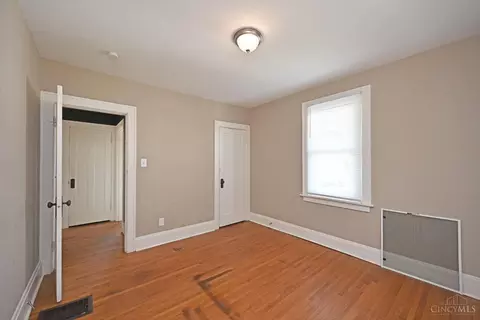 Bedroom - 4922 Ralph Ave, Cincinnati, OH 45238 photo 5 of 8