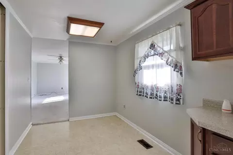 2542 Adams Rd, Cincinnati, OH 45231 photo 10