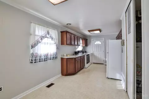 2542 Adams Rd, Cincinnati, OH 45231 photo 9