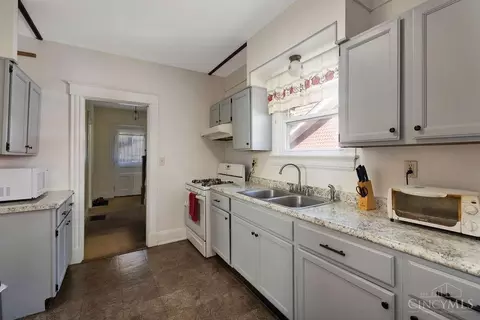 1268 Sunset Ave, Cincinnati, OH 45205 photo 13