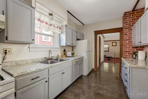 1268 Sunset Ave, Cincinnati, OH 45205 photo 11