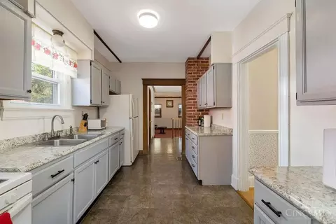 1268 Sunset Ave, Cincinnati, OH 45205 photo 12