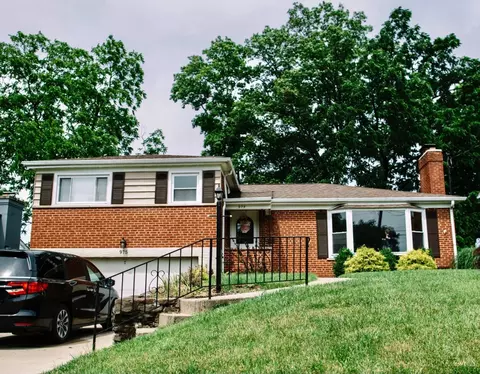 975 Rosetree Ln, Anderson Twp, OH 45230